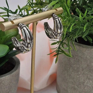 Premier Designs‎ Vintage Silvertone Antique Look Crescent Shape Earrings